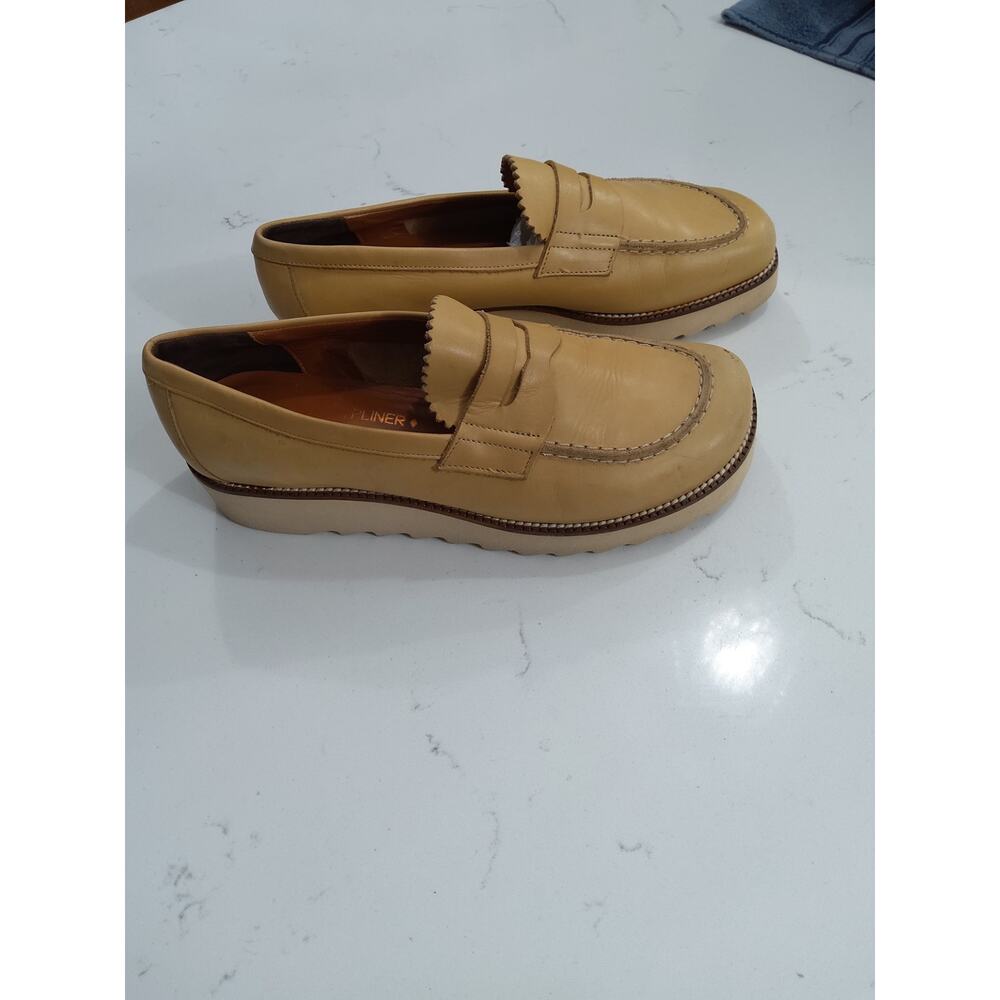 Vintage Luxury Italian loafers Donald J Pliner tan Women's Size 8.5 Regal - Picture 2 of 10